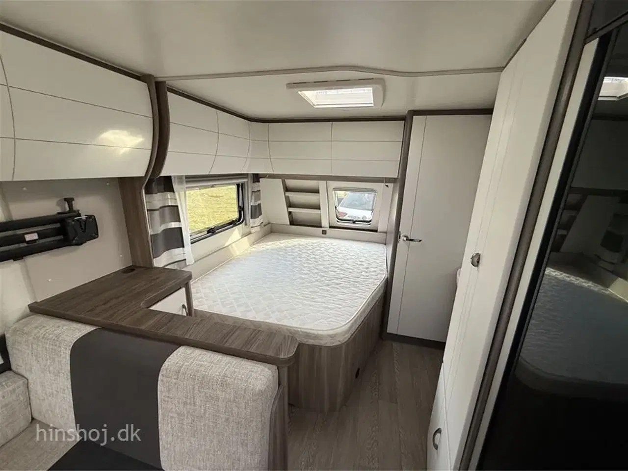 Billede 7 - 2023 - Hobby Excellent Edition 650 KMFe Stor rummelig familievogn med 3 køjer fra Hinshøj Caravan