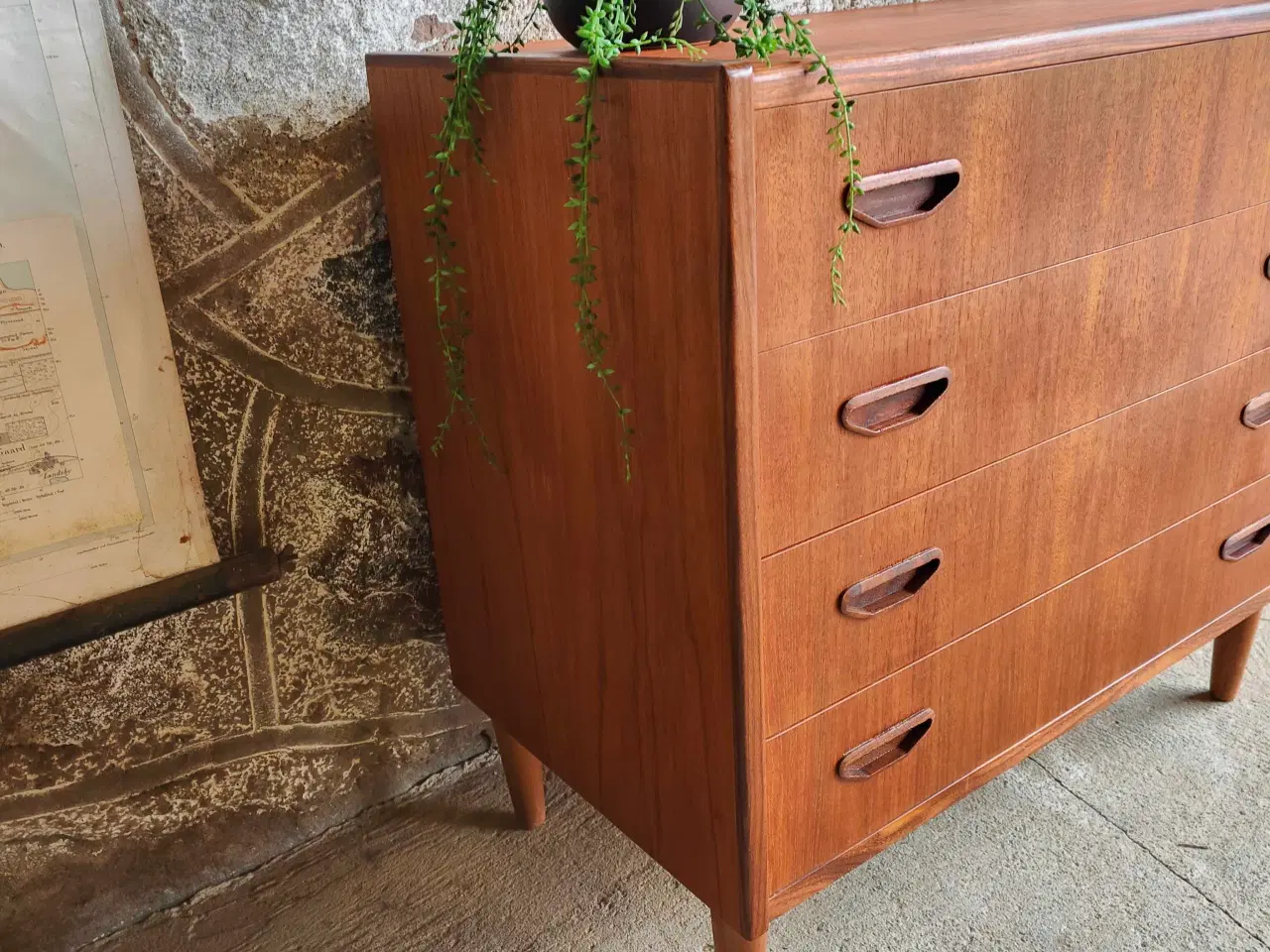 Billede 5 - Flot 4-skuffet teaktræs kommode på ben