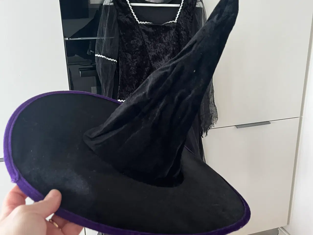 Billede 12 - Divers kostumer til voksne og børn