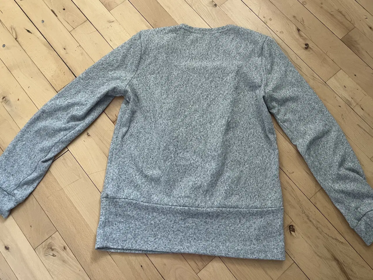 Billede 3 - Gråmeleret trøje 