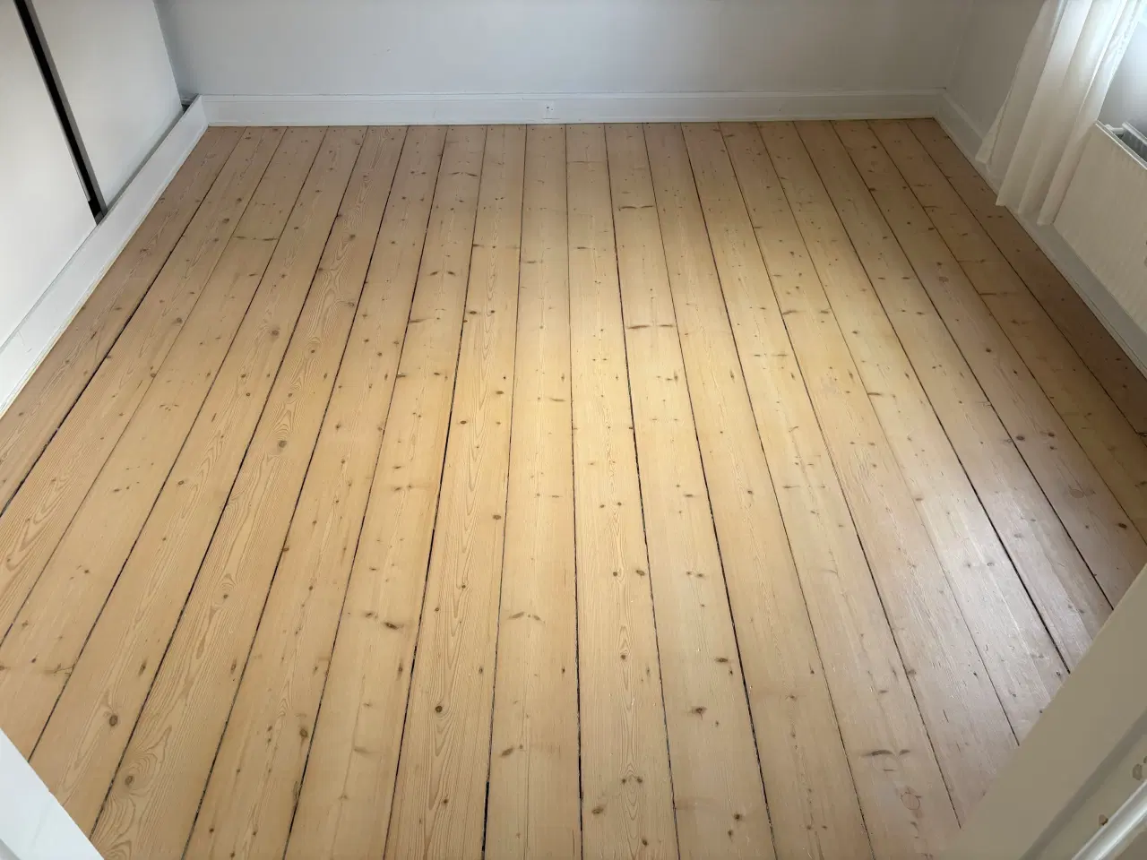 Billede 1 - Originalt plankegulv (fyrplanker)