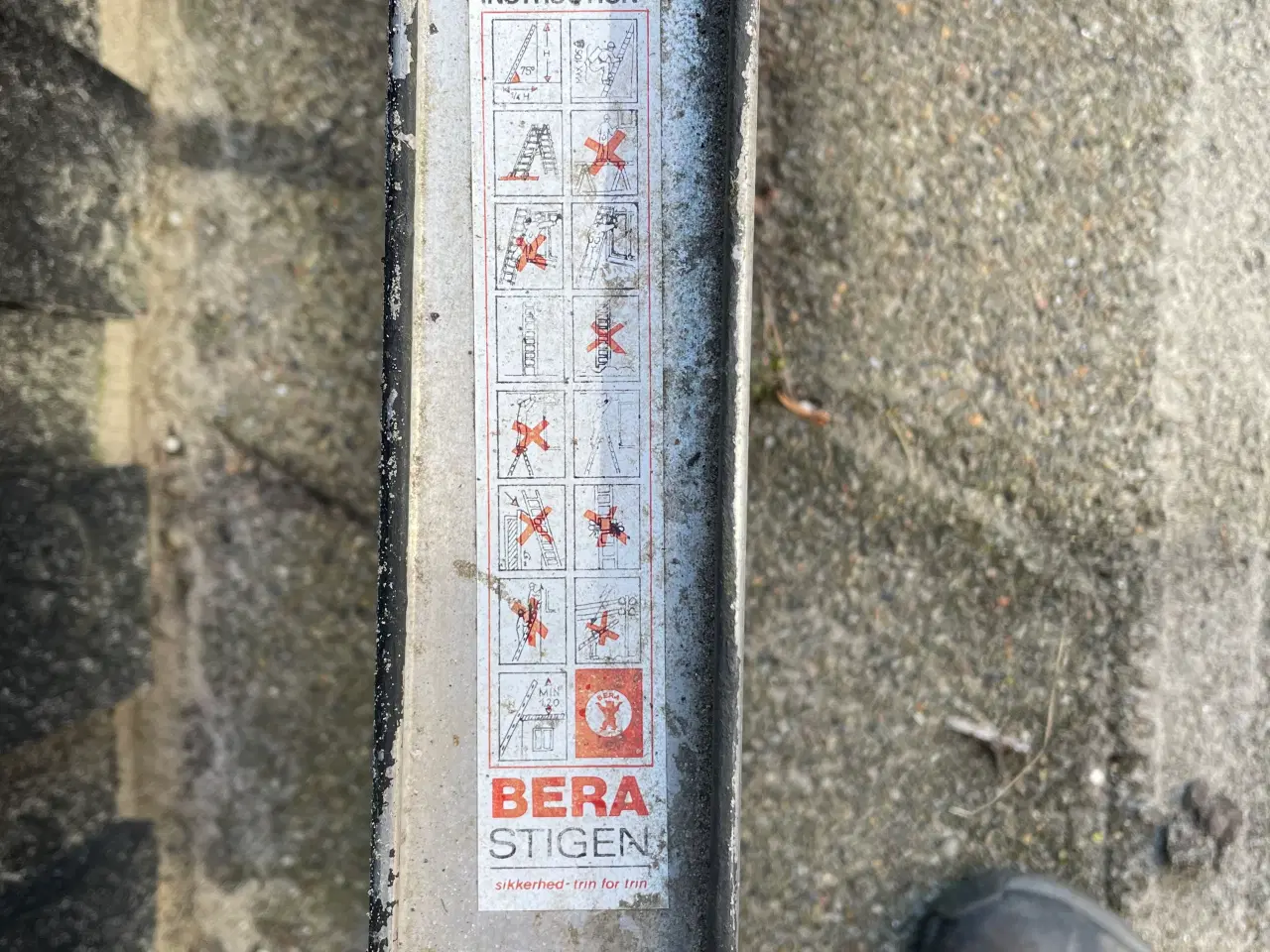 Billede 2 - Stige med tagbøjle