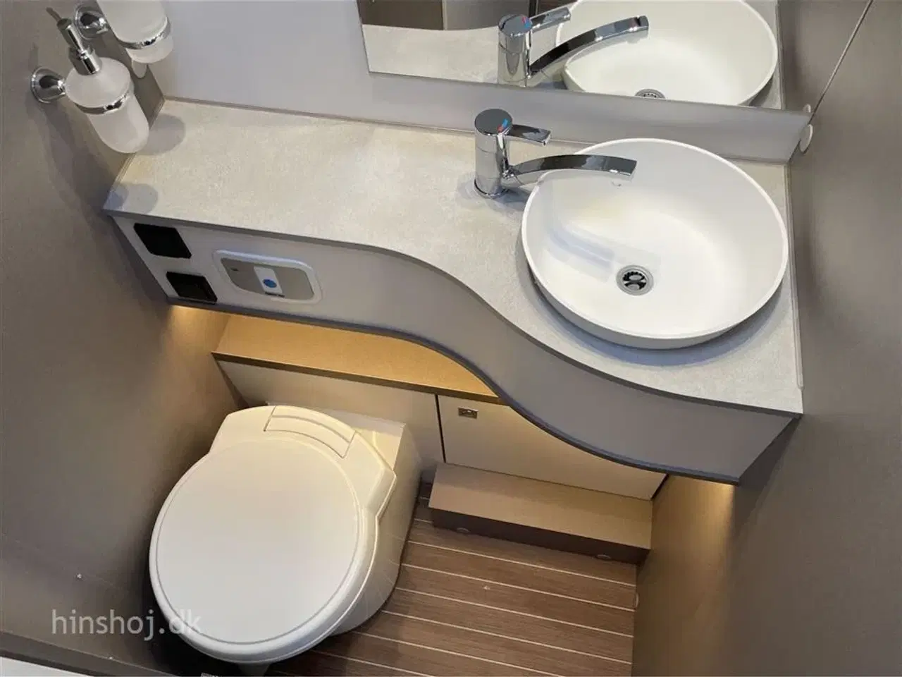 Billede 17 - 2025 - Etrusco T 7400 SB Aut   Etrusco By Hymer – Italiensk Kvalitet og Komfort fra Hinshøj Caravan
