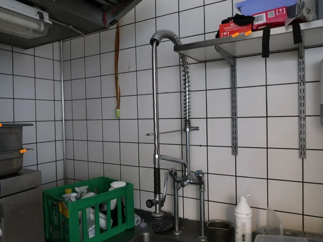 Billede 4 - Rustfri stålbord med vask og armatur