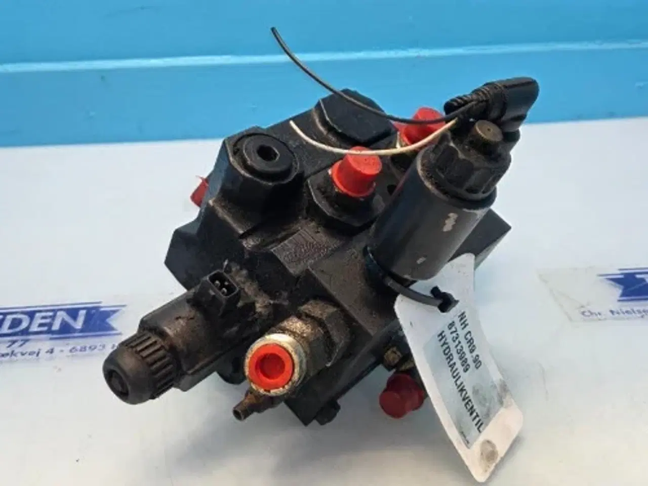 Billede 10 - New Holland CR9.90 Hydraulikventil 87313989