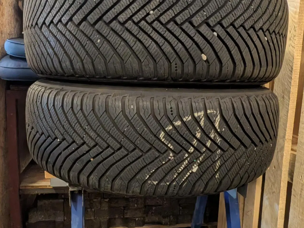 Billede 2 - 2 stk. Vinterdæk næsten nye