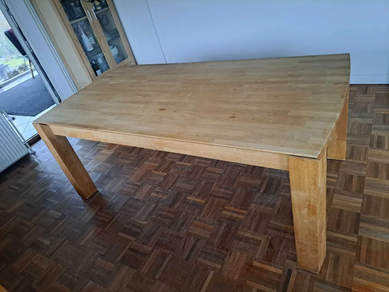 Billede 2 - Spisebord i massiv egetræ m 2 tillægsplader