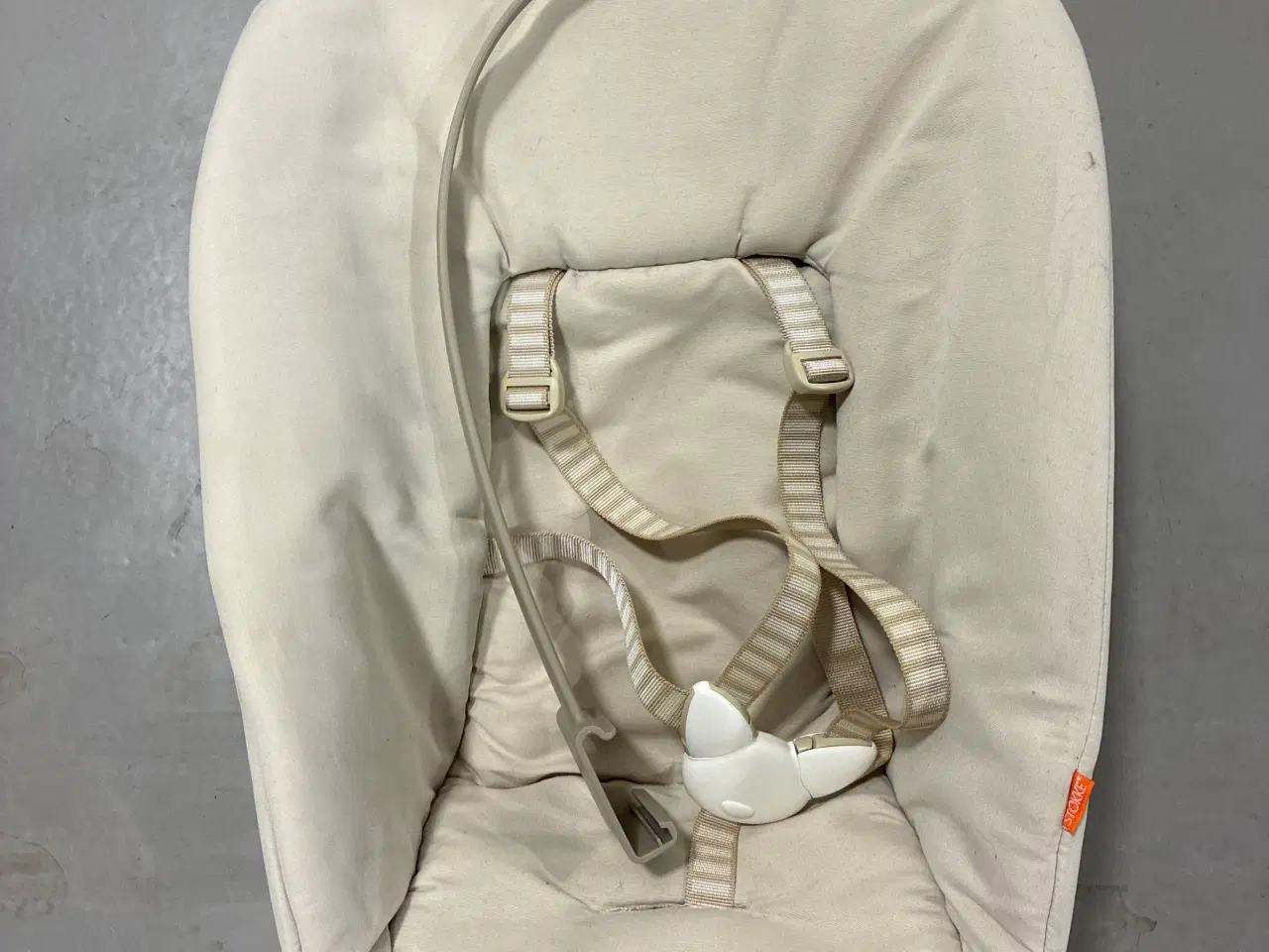 Billede 1 - Stokke New Born sæde, Babyset med Pude, hvid tray 