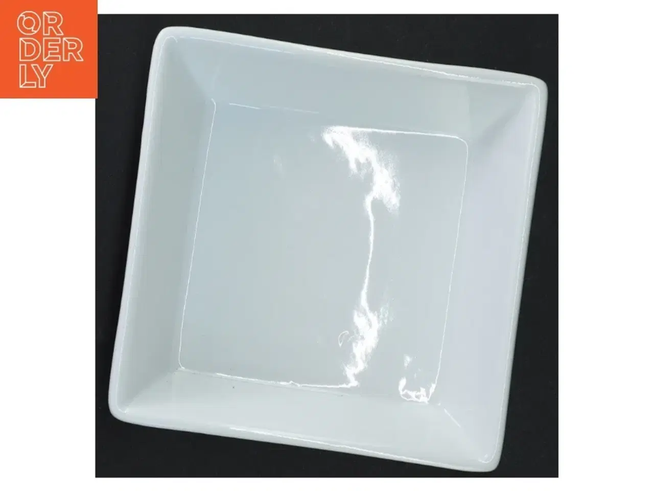 Billede 4 - Lille hvidt porcelænsfad fra Aida (str. 15 x 15 cm)