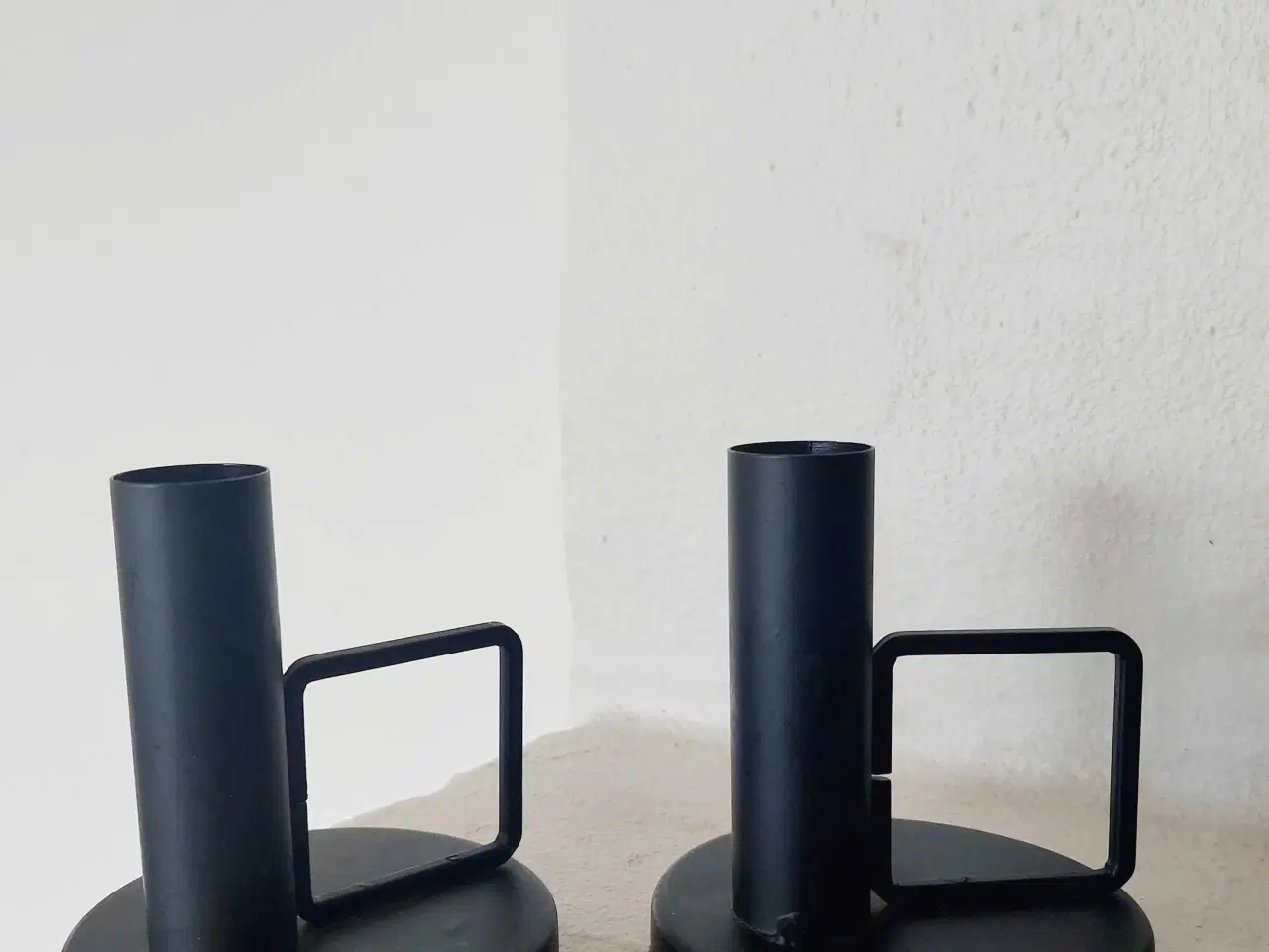 Billede 1 - 2 stk. sorte lysestager i industrielt design 