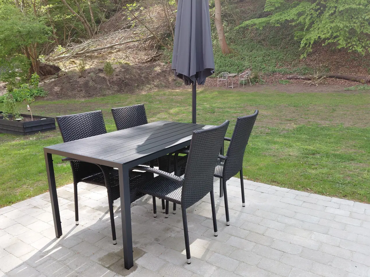 Billede 1 - Spisebord 140X80 med 4 stole