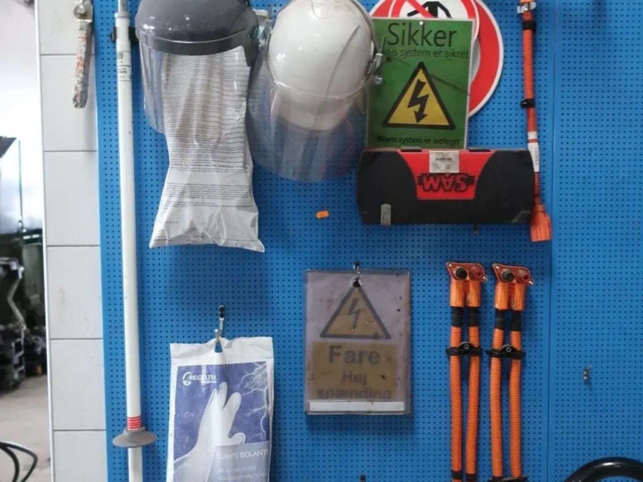 Billede 2 - Indhold på 4 stk. tavler