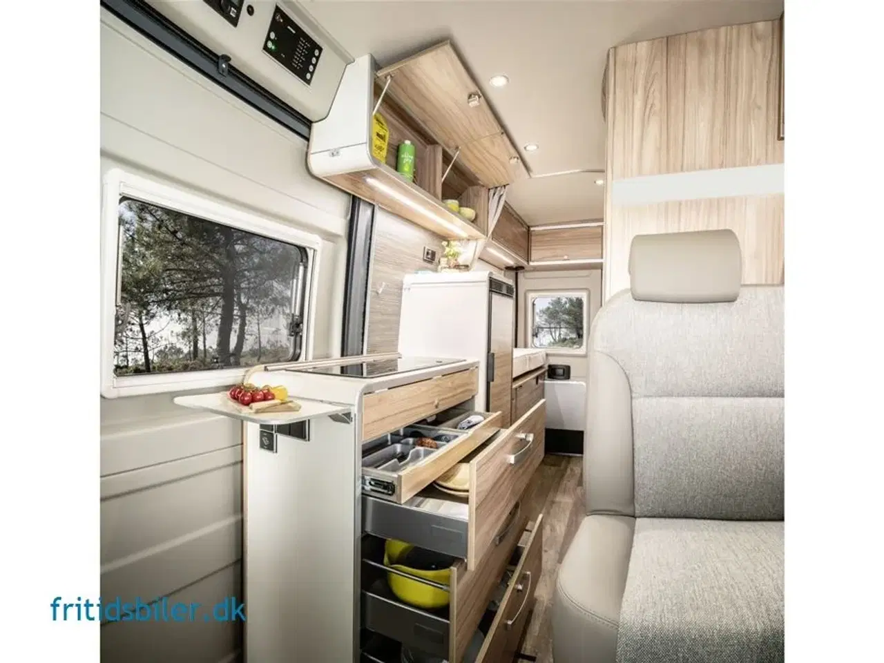 Billede 9 - 2024 - Hymer Campervan Yellowstone   Hymer Campervan Yellowstone Hymers flagskib indnefor Fritidsbiler masser af plads og med 2 enkeltsenge