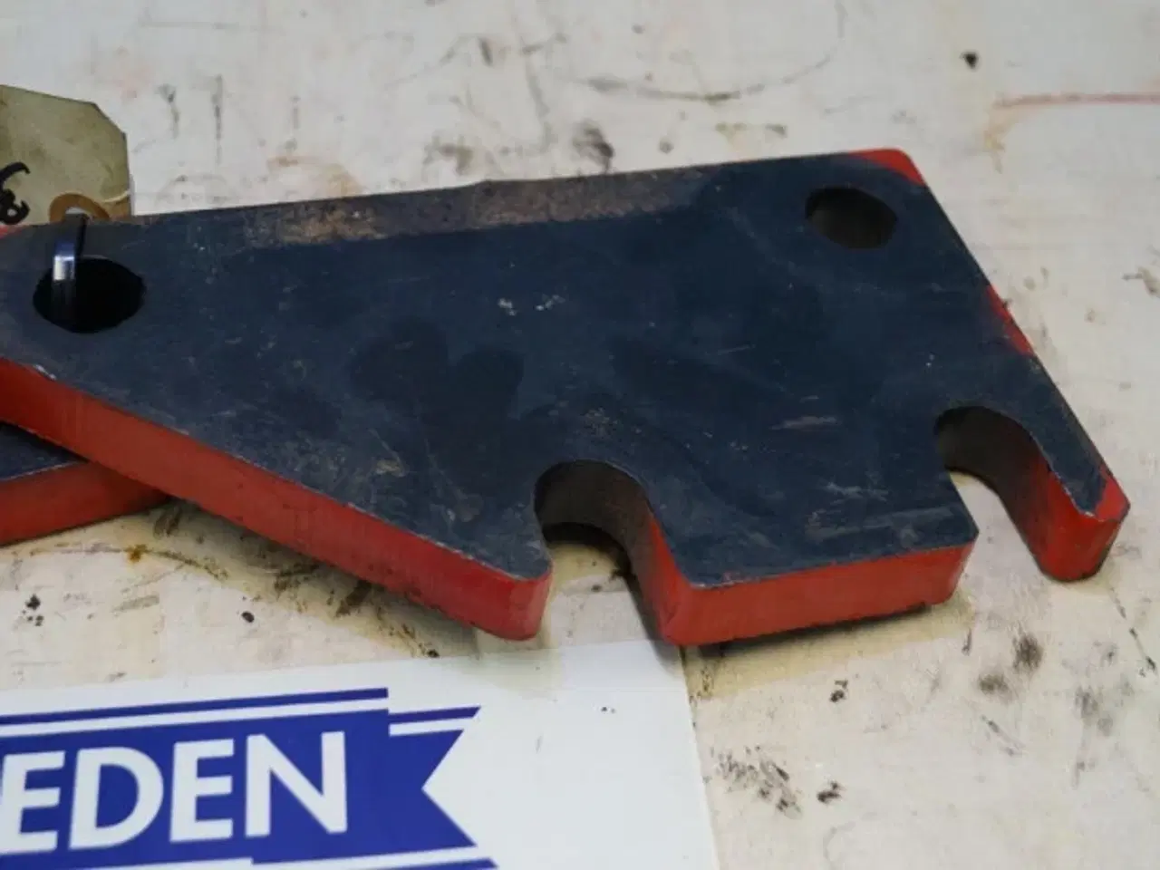 Billede 4 - Case Afstandsstykket 3129865R2