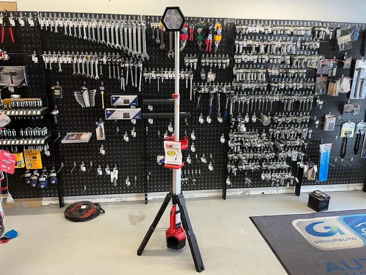 Billede 1 - Arbejdslampe på stativ, MILWAUKEE M18 SAL2-0