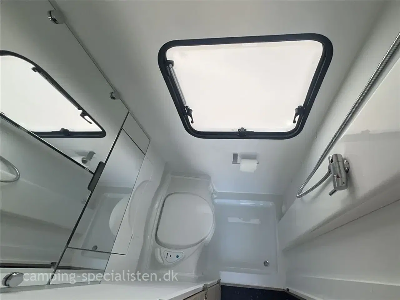 Billede 10 - 2023 - Adria Altea 362 LH 4four   2023 Adria Altea 362 LH 4Four - Se den nu hos Camping-Specialisten.dk