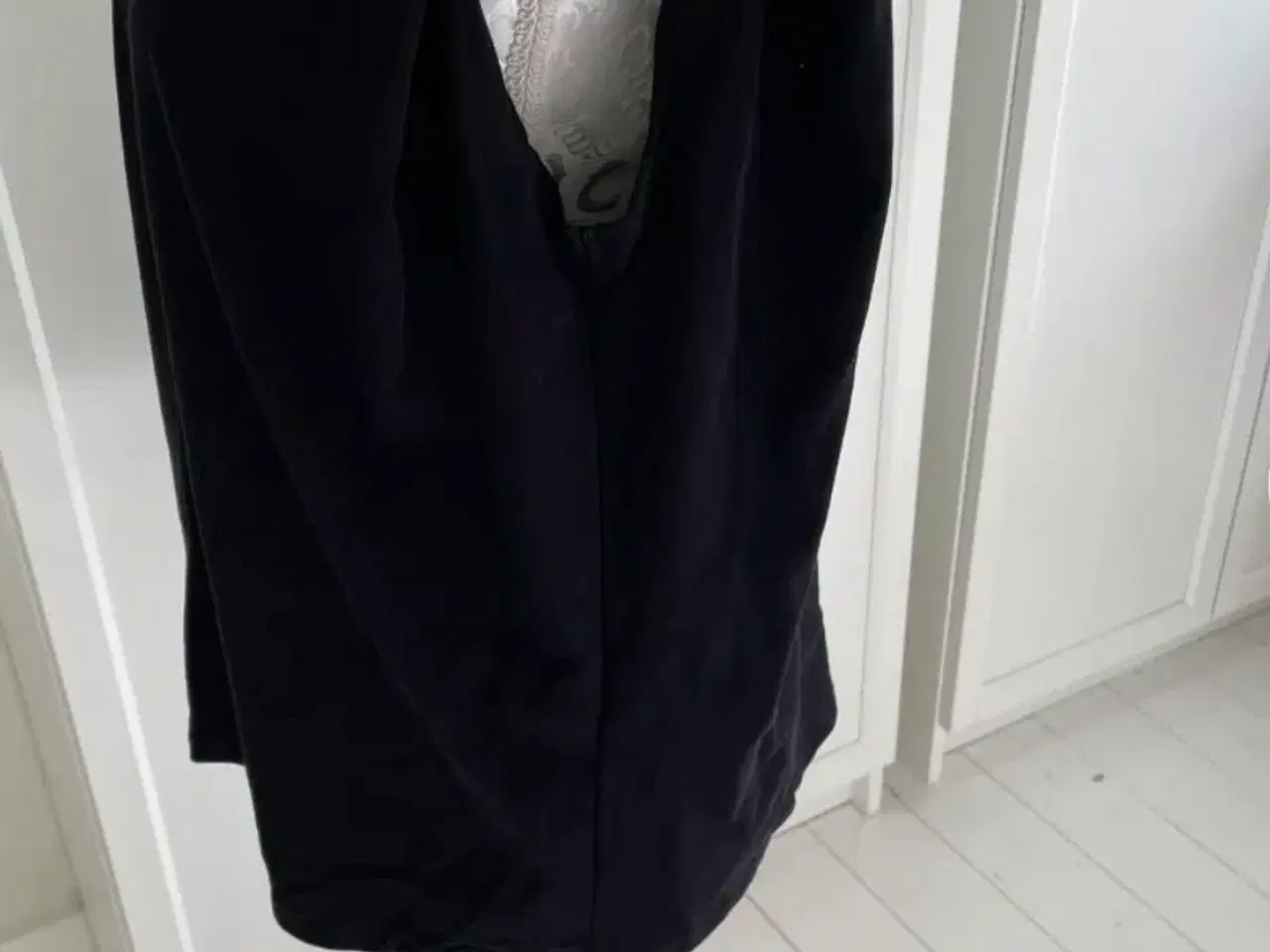 Billede 3 - Top fra Envii i mat sort 