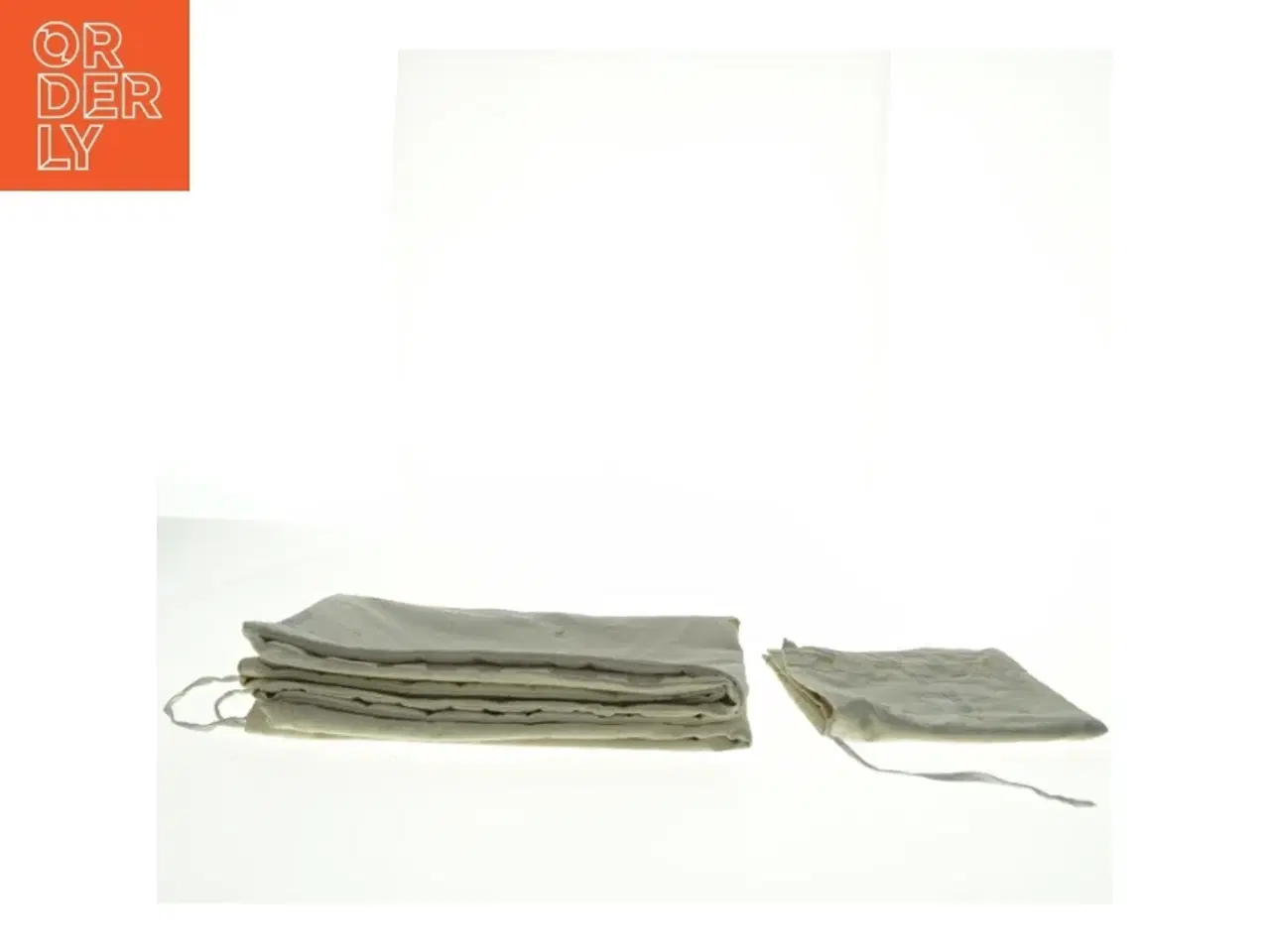 Billede 2 - Sengetøj med svanedesign (str. 95 x 124 cm)