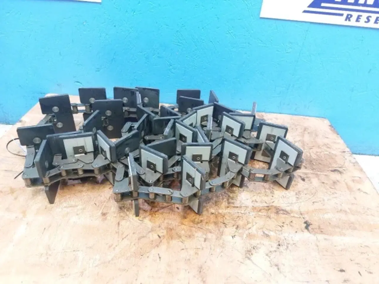 Billede 7 - New Holland TC56 Elevator Kæde 84018674