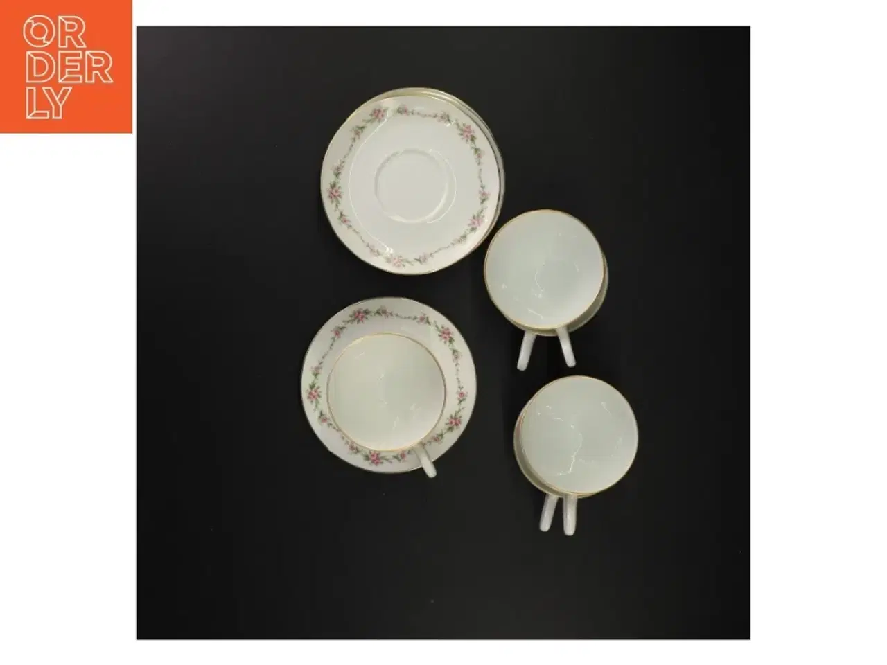 Billede 5 - 5 porcelænskopper og underkopper med blomstermotiv fra Benedikte (str. Diameter 13 cm kop 7 x 10 cm)