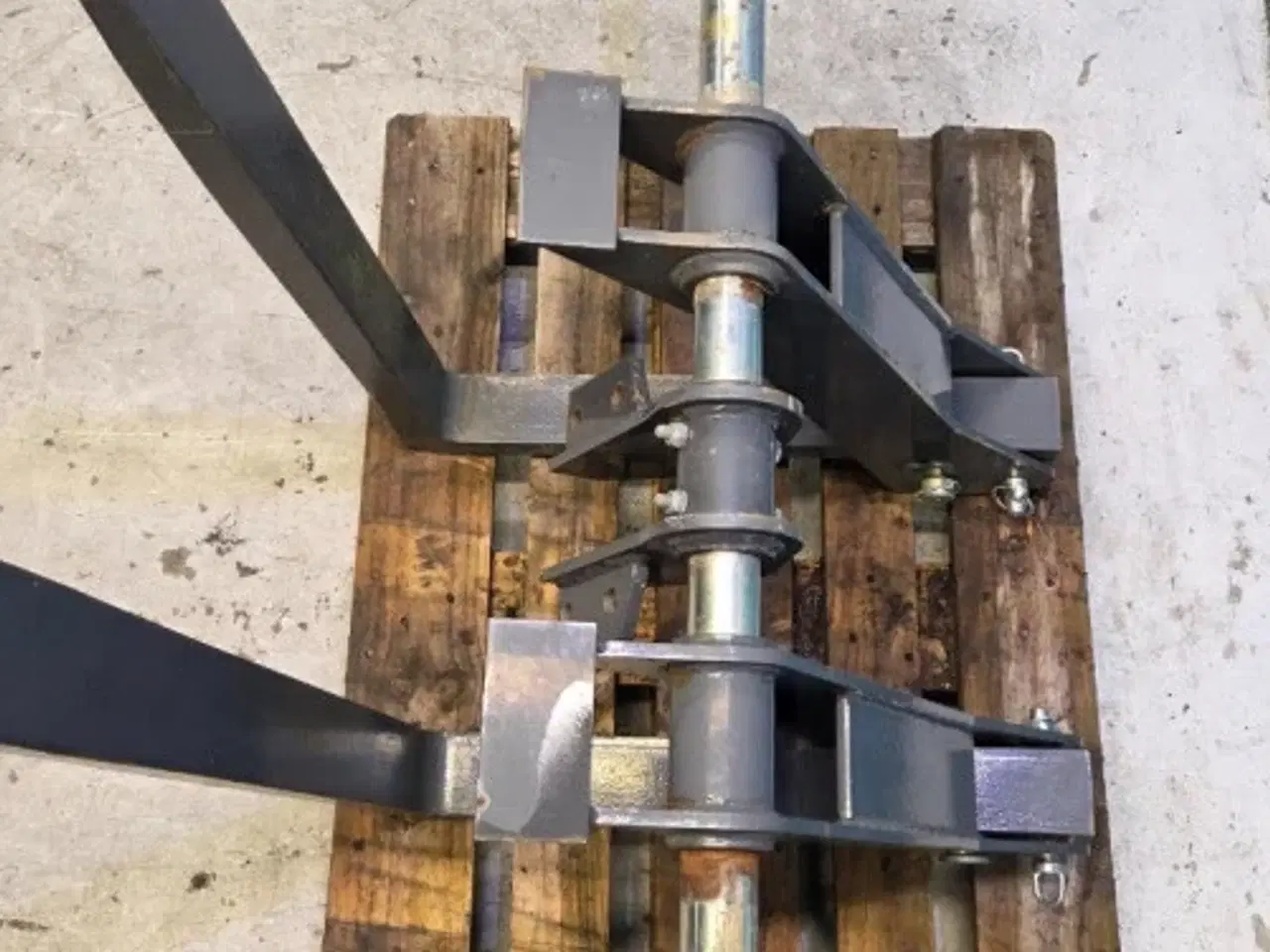 Billede 17 - New Holland B115C Pallegafler Kit 87310367