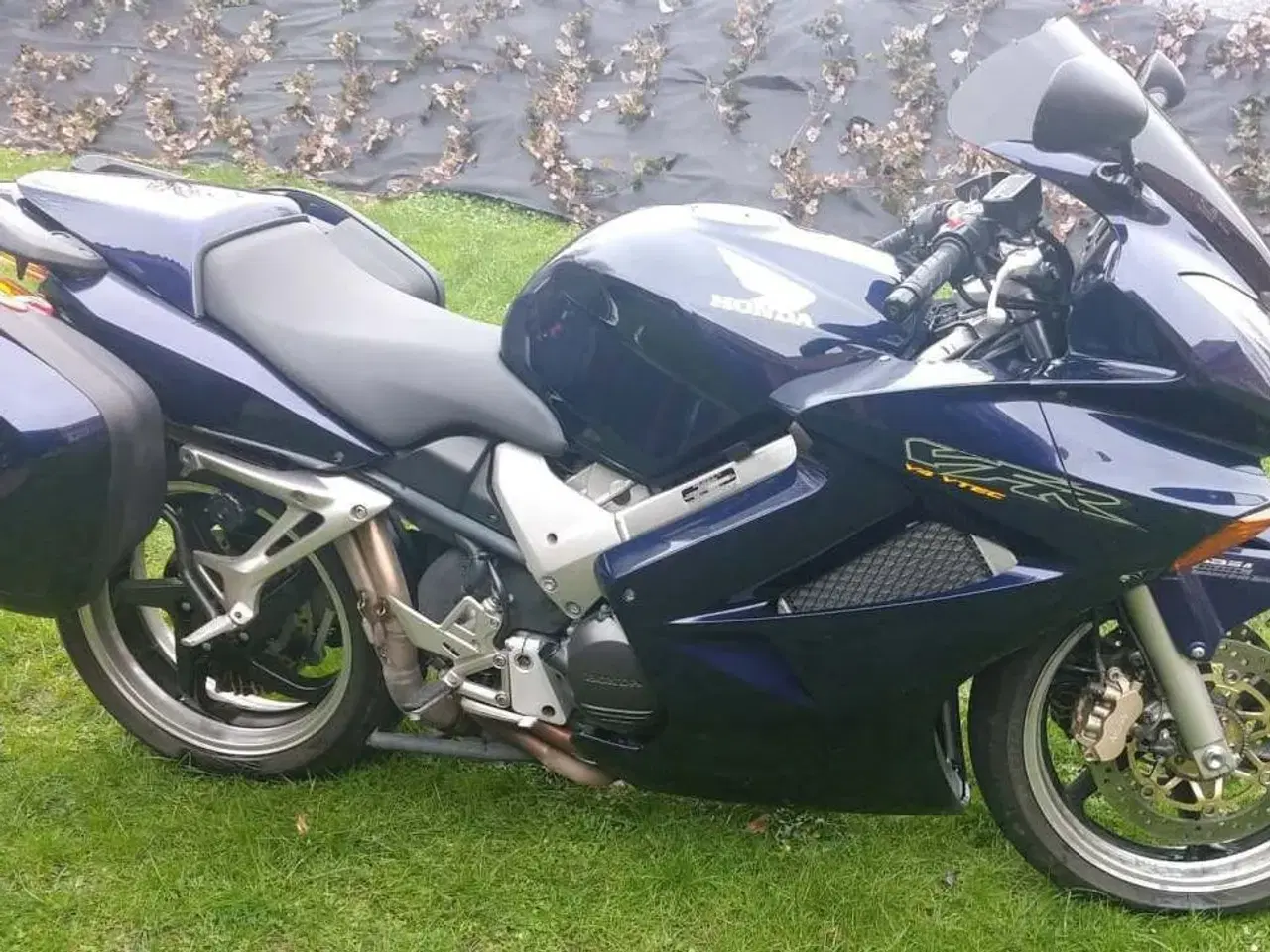 Billede 1 - Flot og velkørende Honda VFR 800 Vtec 