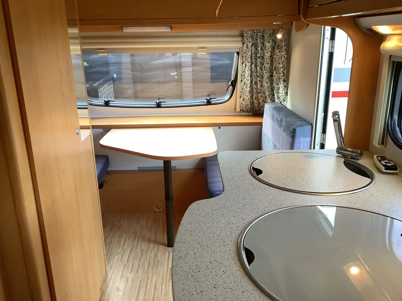 Billede 7 - HYMER Feeling  430 hæve/løfte tag.