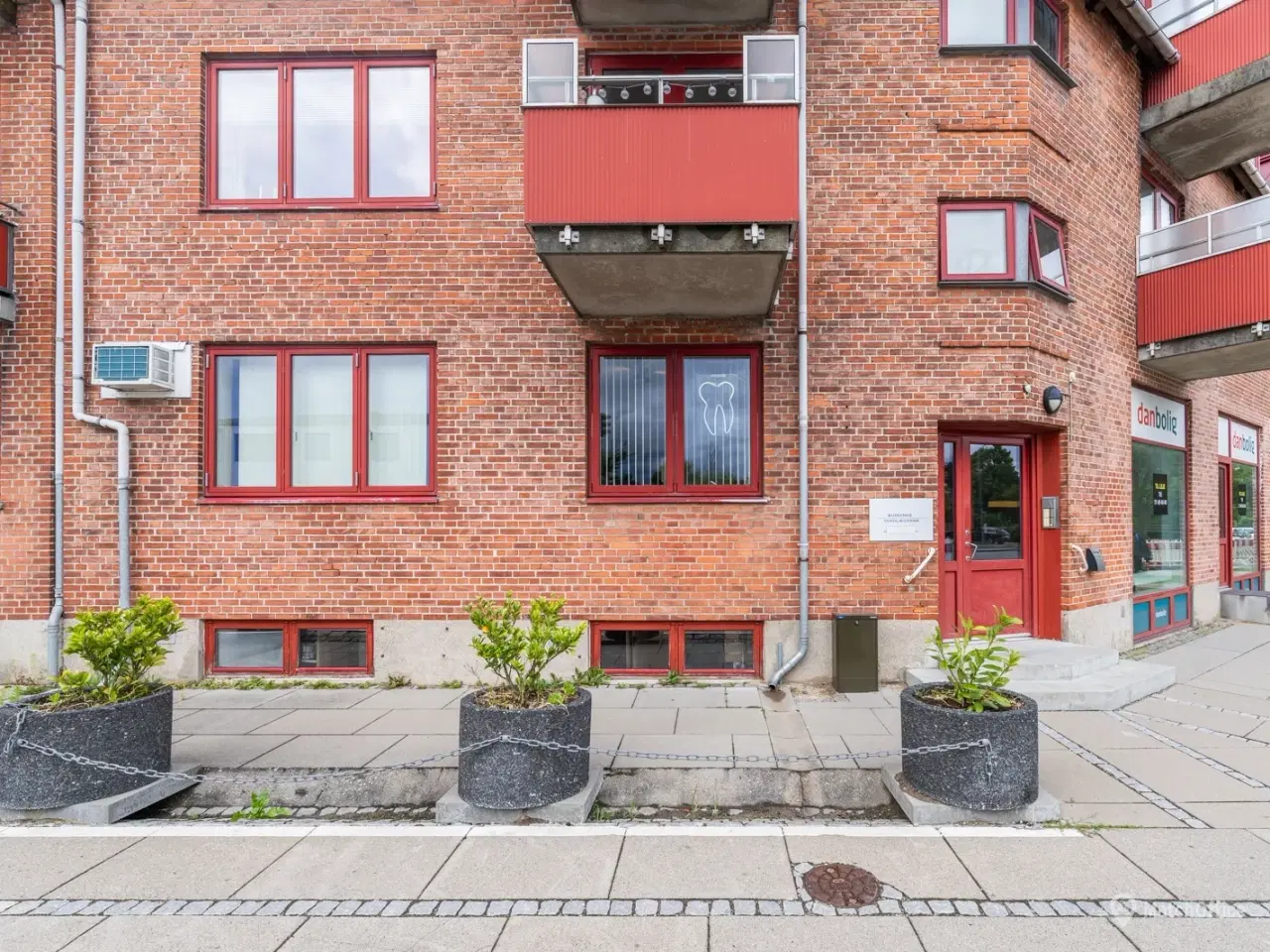 Billede 2 - Tandlægeklinik i Søborg søger ny anvendelse. Sælges til istandsættelse og udvikling
