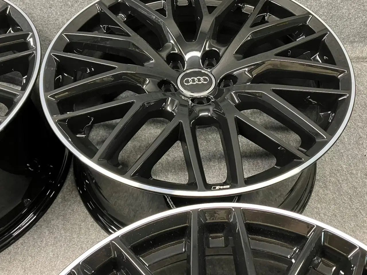 Billede 4 - ALUFÆLGE AUDI A5 8T0 19"