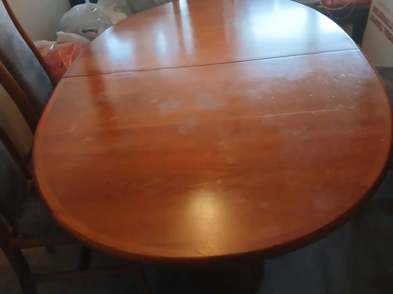 Billede 4 - Elegant Kirsebærtræs Spisebord - Udtrækkeligt & Kl