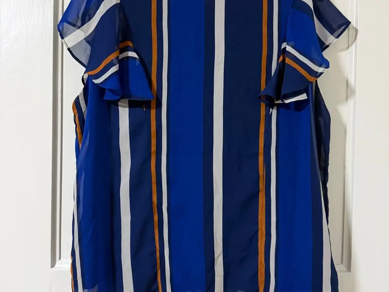 Billede 2 - Saint Tropez bluse – blå stribet med flæser