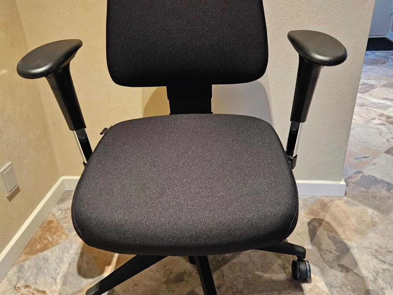 Billede 1 - Kontorstol Canadian Ergo Base m. armlæn