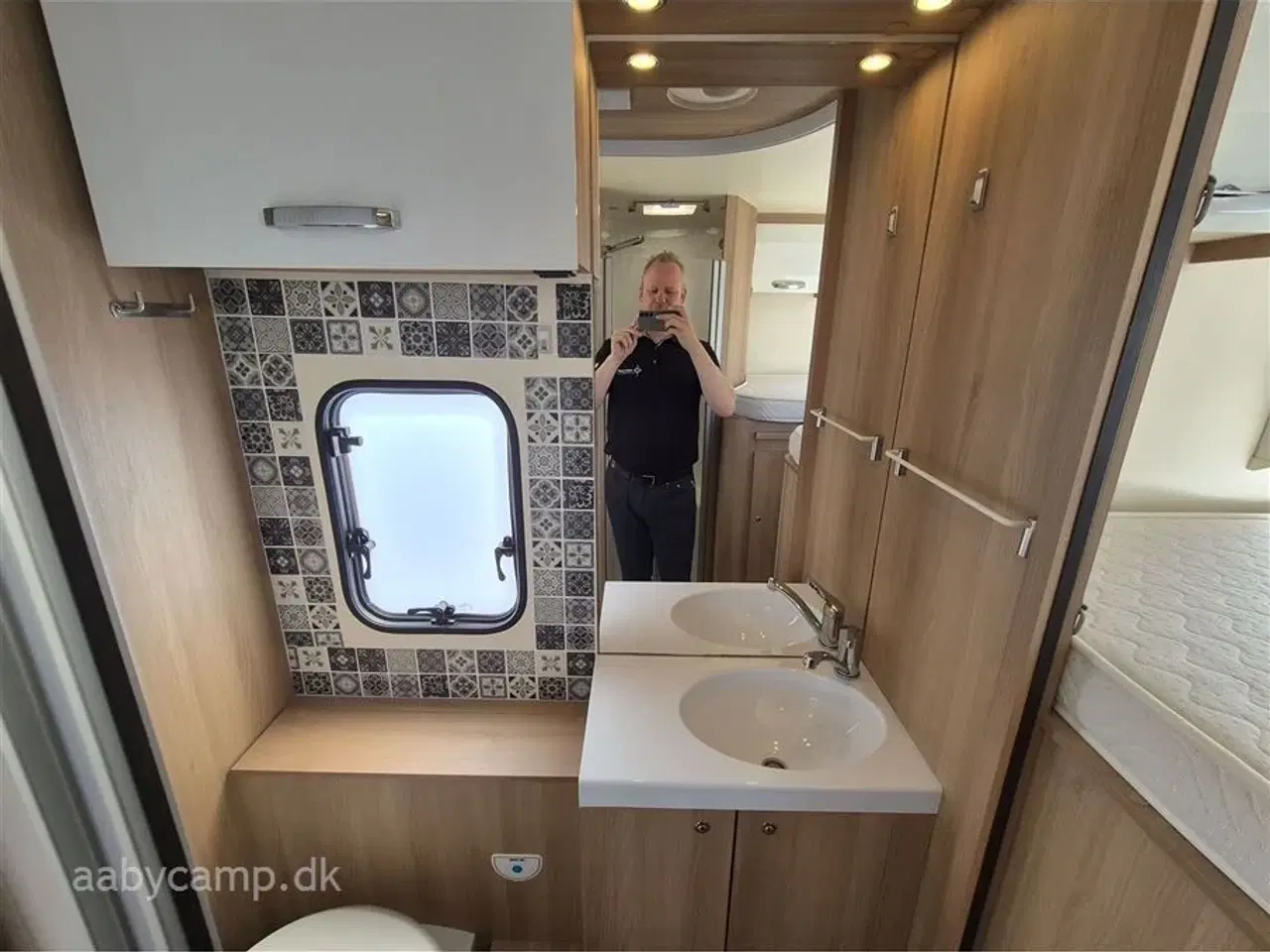 Billede 16 - 2017 - Rollerteam Kronos 284TL   Solcelle. batteri. markise. cykelstativ. Duo-control. Fuld service inkl. tandrem.