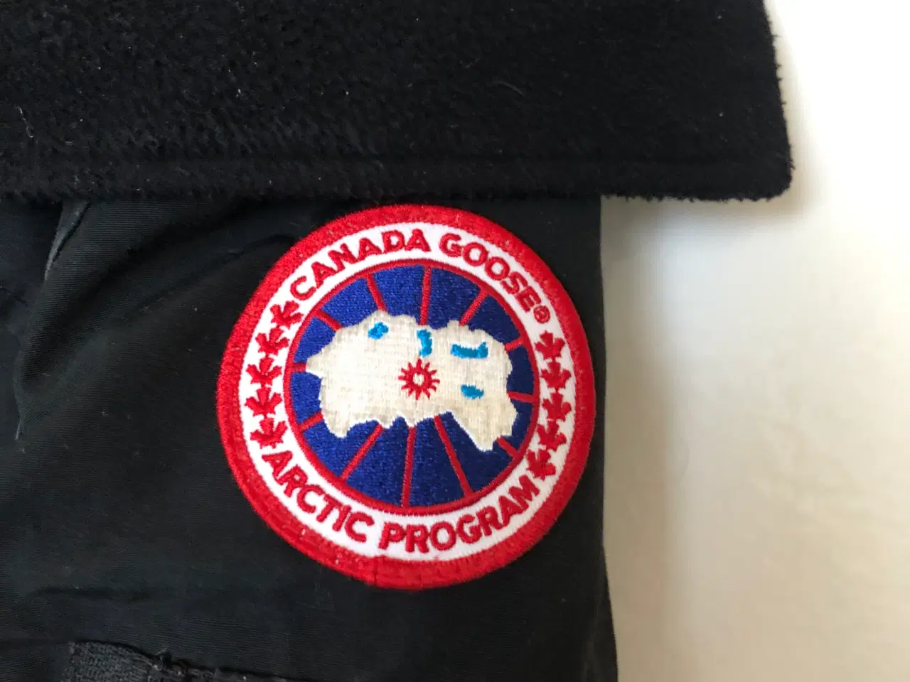 Billede 3 - Ægte Canada Goose vinterjakke med pelskant