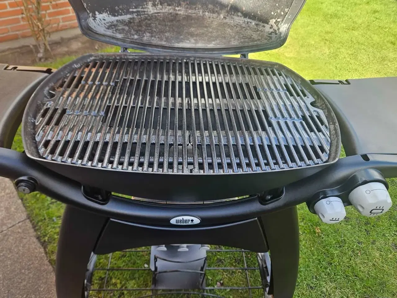 Billede 2 - Weber gasgrill Q3200  El tænding, flaske holde,  s