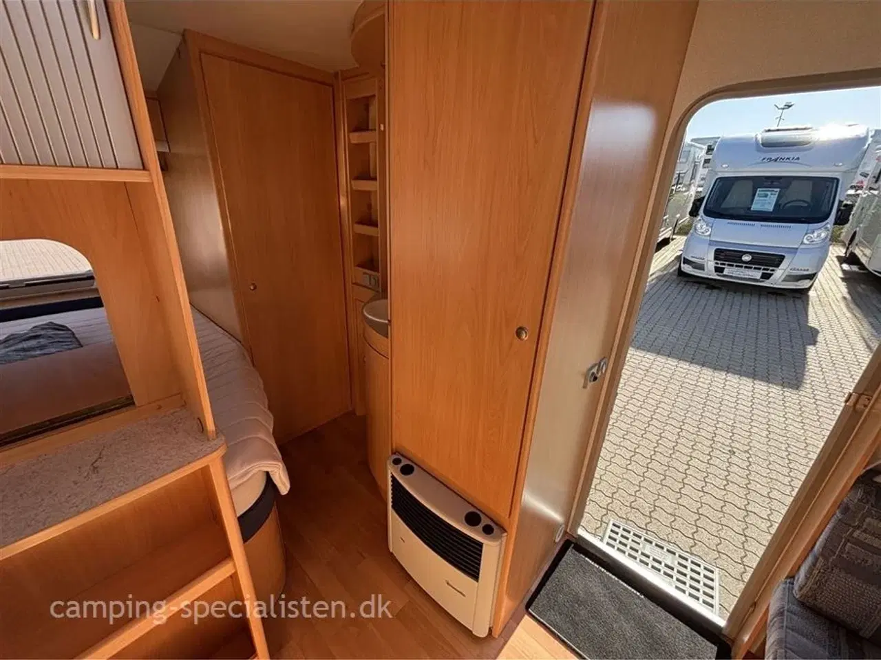 Billede 9 - 2005 - Knaus Sport 450 FU   Knaus Sport 450 FU model 2005 kan nu ses hos Camping-Specialisten