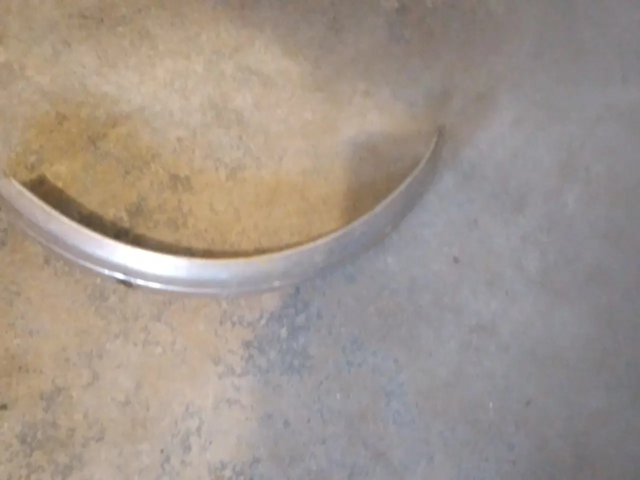 Billede 3 - Cykelskærme og barnecykel bortgives