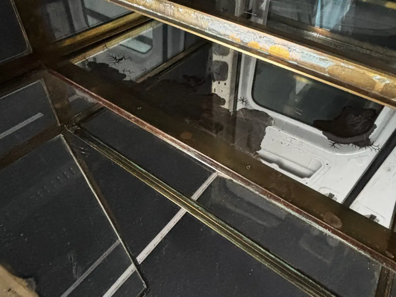 Billede 9 - Eksklusiv fransk vitrine desk i messing