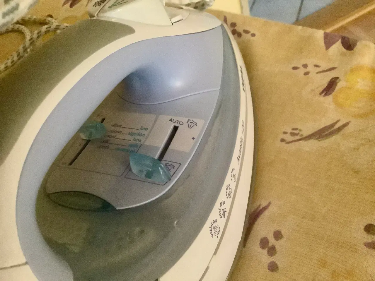 Billede 6 - Tefal dampstrygejern kun brugt få gange.