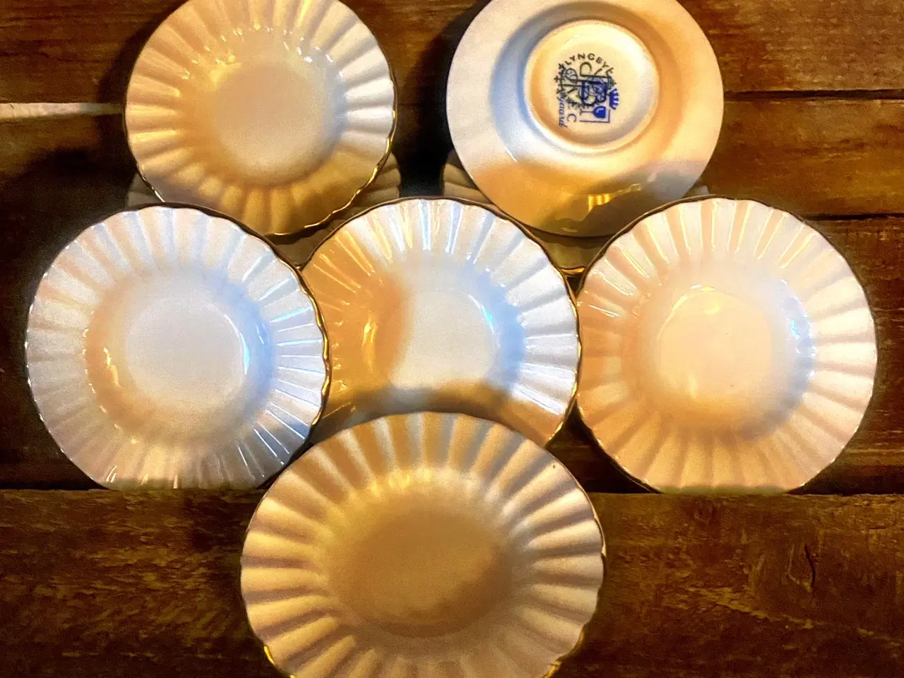 Billede 1 - * Asietter med guldkant - fra Lyngby Porcelænsfabr