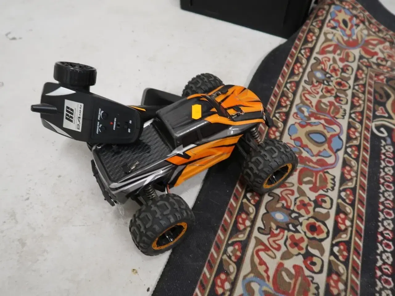 Billede 1 - Fjernstyret bil