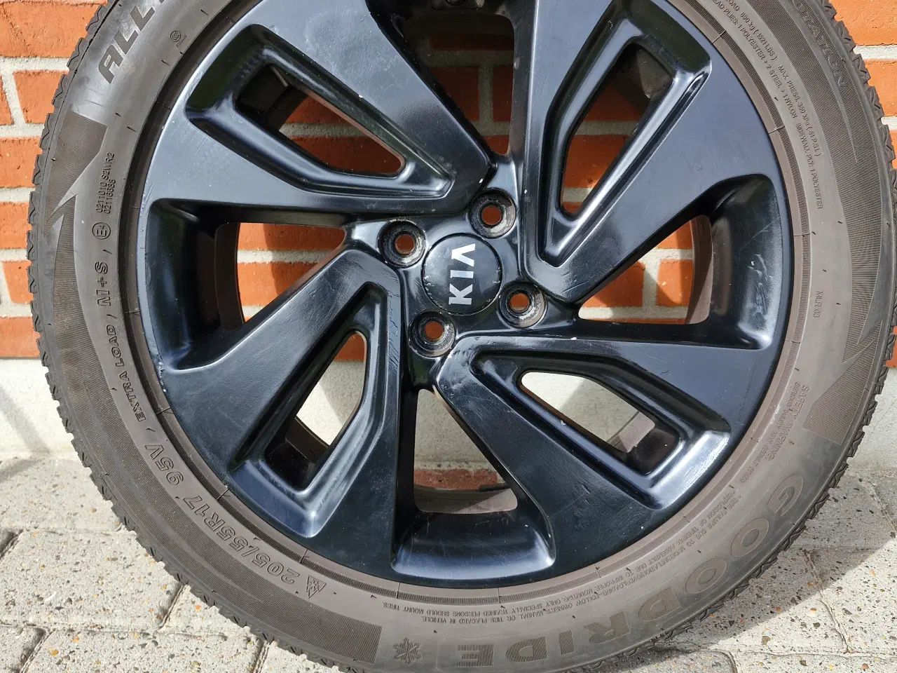 Billede 1 - alufælge sort 17" med gode helårsdæk