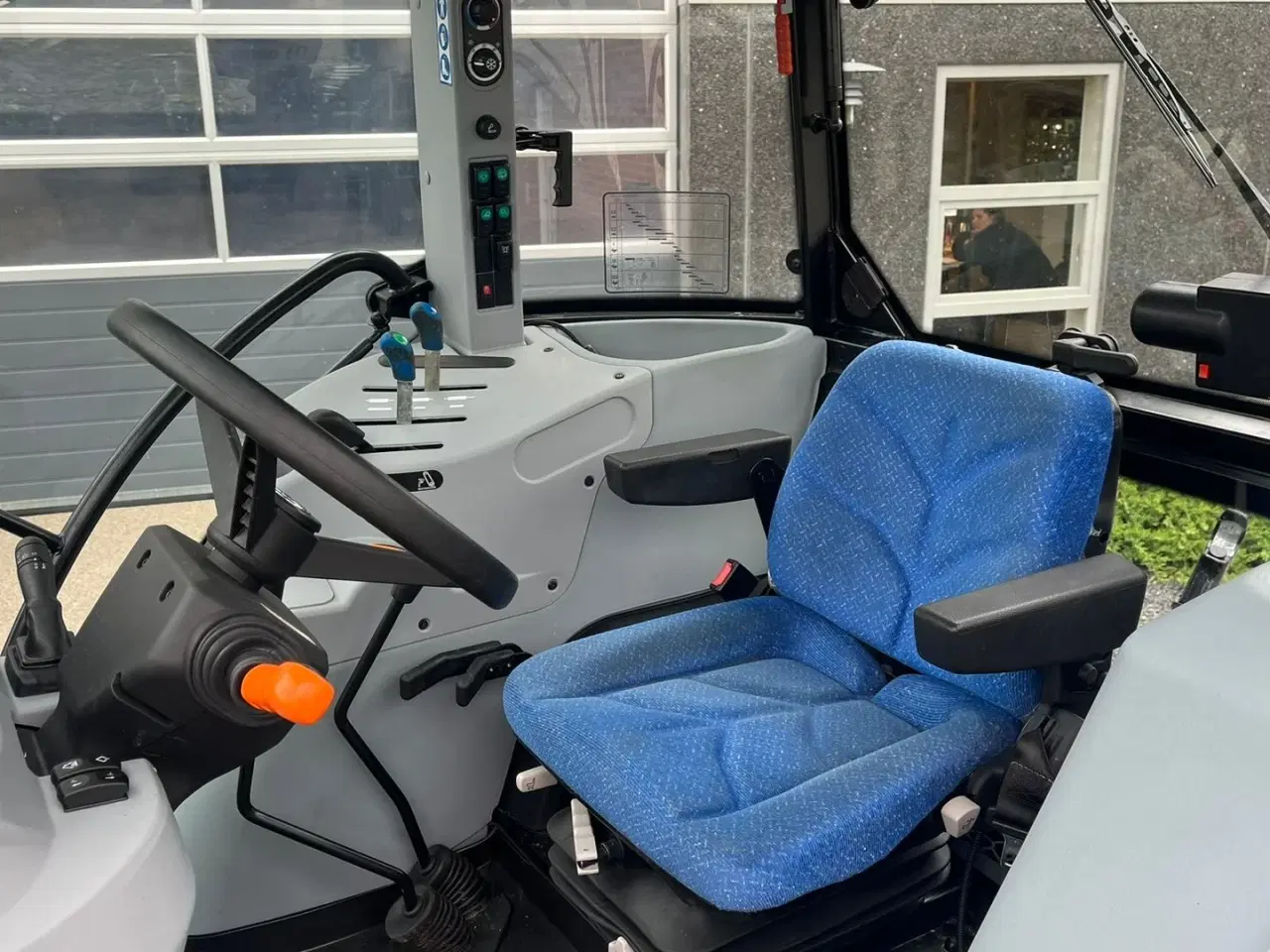 Billede 4 - New Holland TD5.115 Med brede dæk