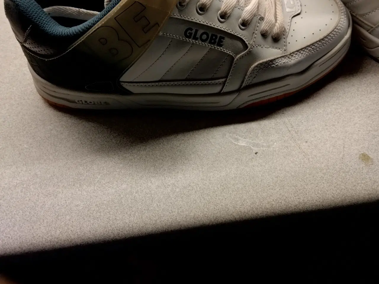 Billede 11 - Fede sneakers som næsten ikke er brugt. 