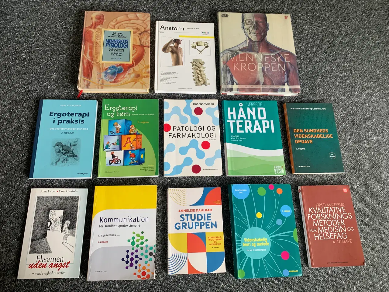 Billede 1 - Studiebøger sælges 