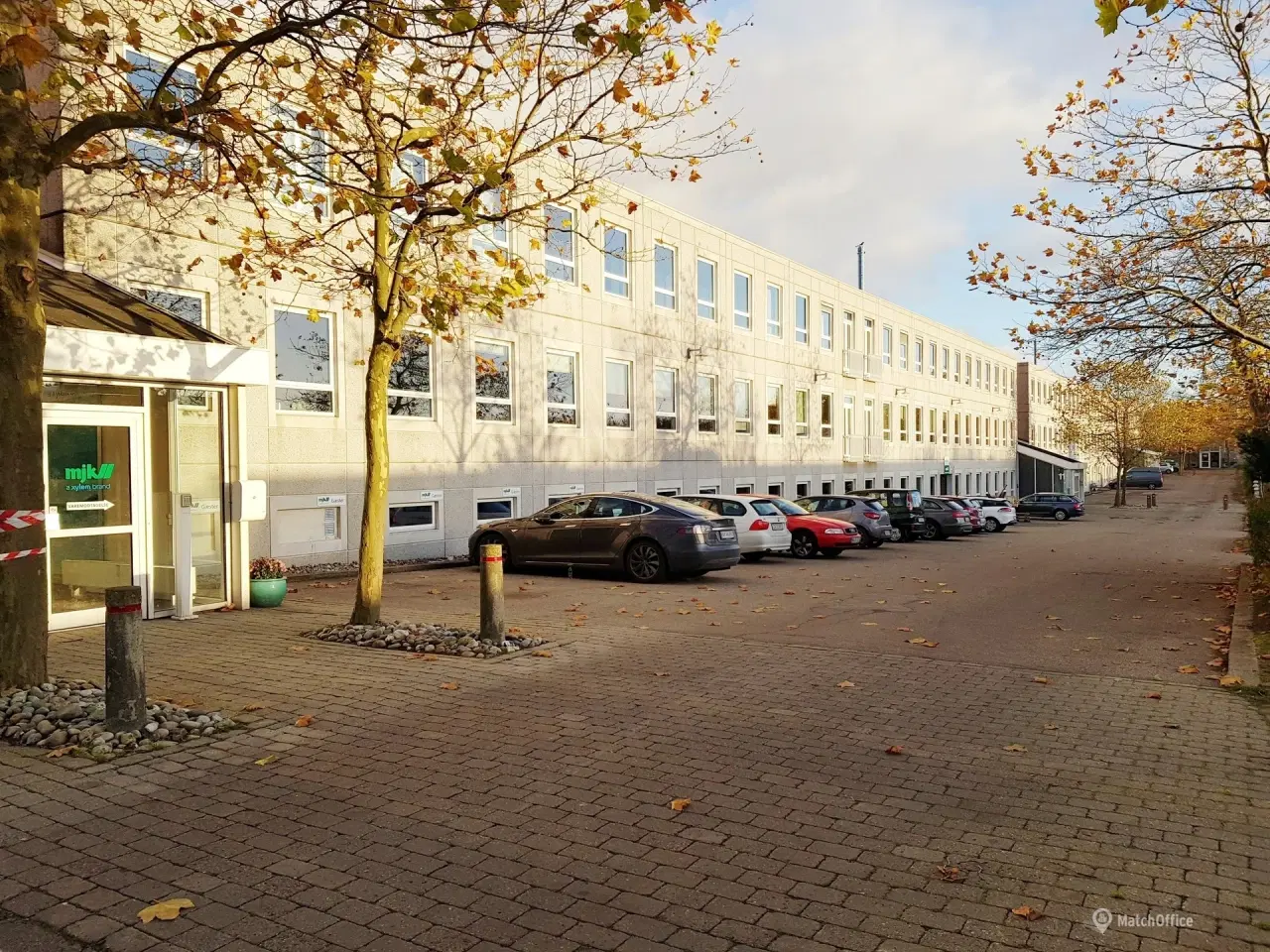 Billede 1 - Kontor med god indretning