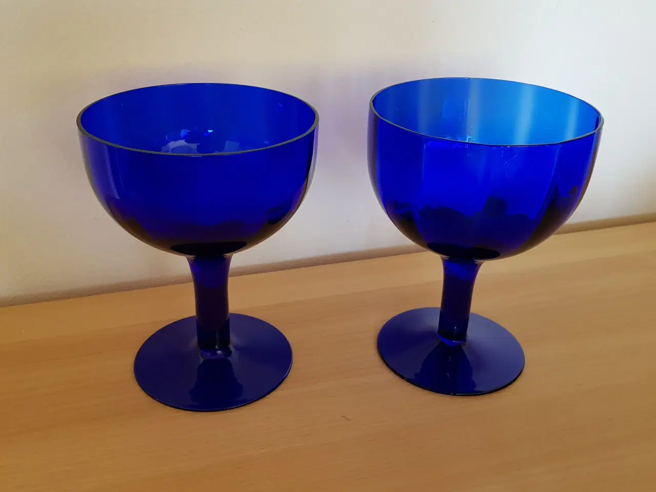 Billede 2 - 2 stk blå glas på fod