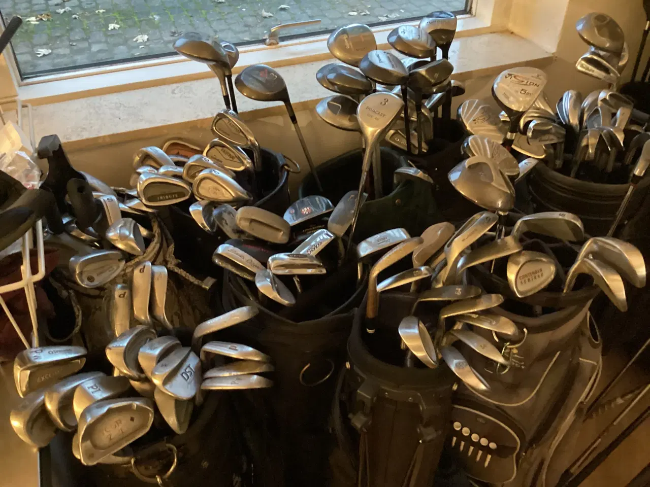 Billede 28 - Kæmpe privat samling realiseres pga plads mangel