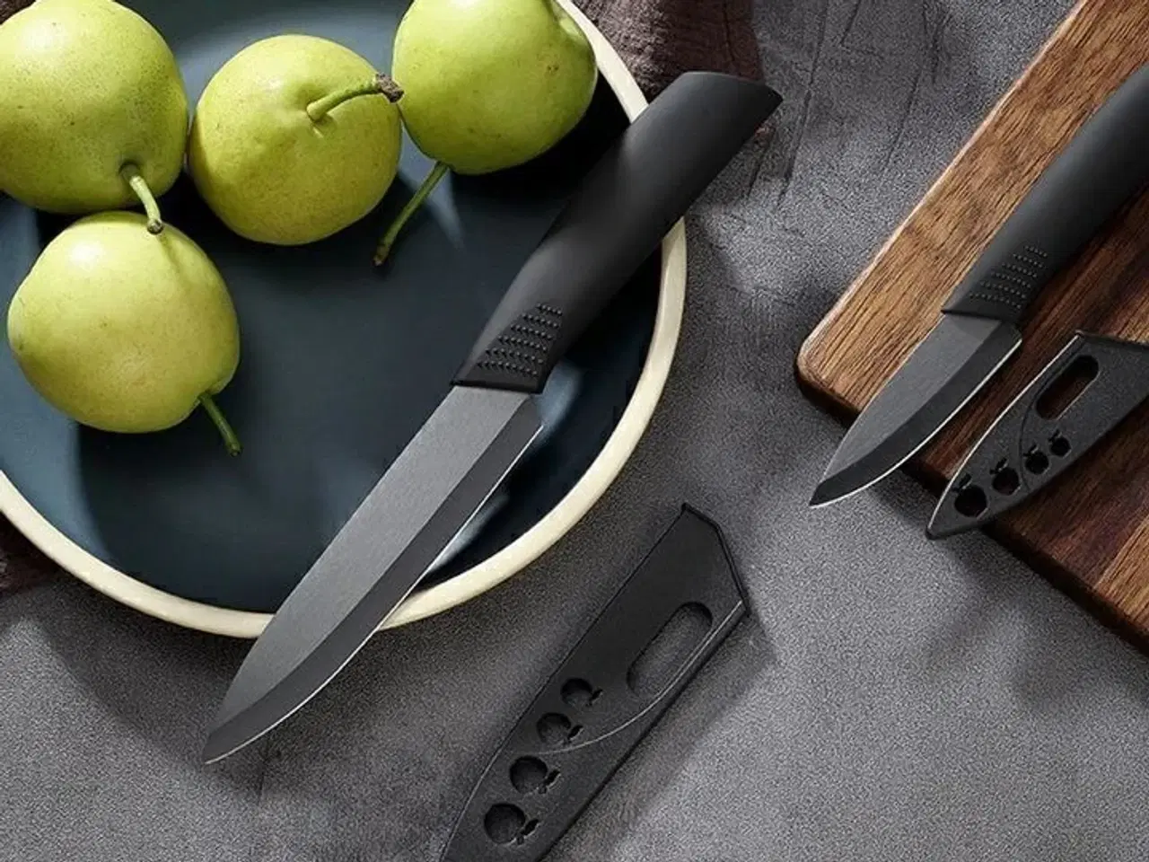 Billede 2 - Eksklusivt keramisk knivsæt - 4 knive og skræller