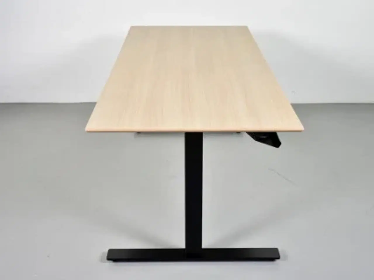 Billede 2 - Hæve-/sænkebord i eg med udtræksskuffe med lås